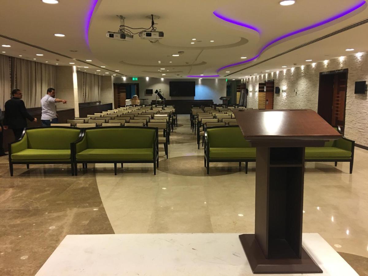 Hotel Meydan By Ihg 4*